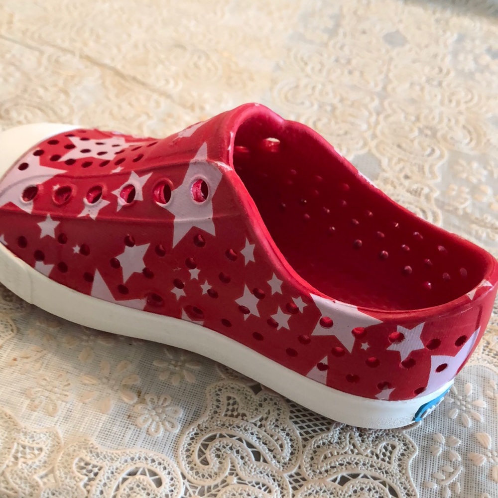 NATIVE Shoes Jefferson Printed Slip-On Sneakers.